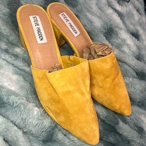 Steve Madden Mustard Suede Mules